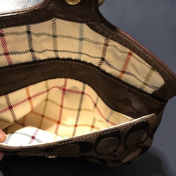 [COACH] Brown Carly Wristlet - Picture 8 of 10